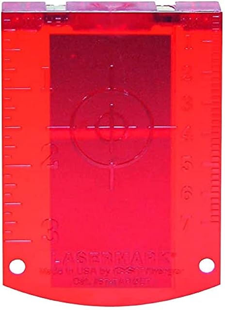 Cible laser Bosch Professional posée sur son support au bout d’une pièce